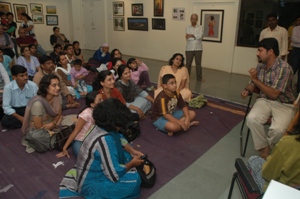 Manoj Salunkhe having a dialogue with audience at Artfest 09, Indiaart Gallery